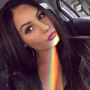 Meet your Posher, Kayla